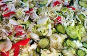 Vegyes vágott-vegyes saláta vegyes vágott savanyúság